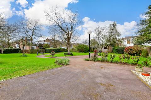 1 bedroom flat for sale, Cambridge Road, Wanstead