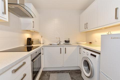 1 bedroom flat for sale, Cambridge Road, Wanstead