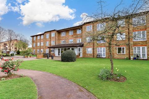 1 bedroom flat for sale, Cambridge Road, Wanstead