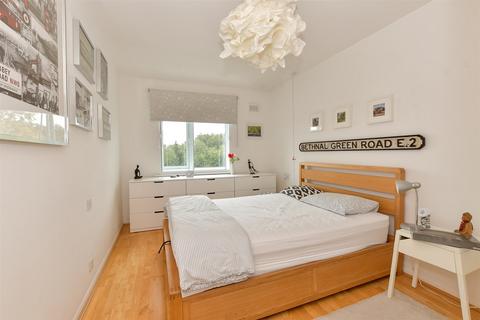 1 bedroom flat for sale, Cambridge Road, Wanstead