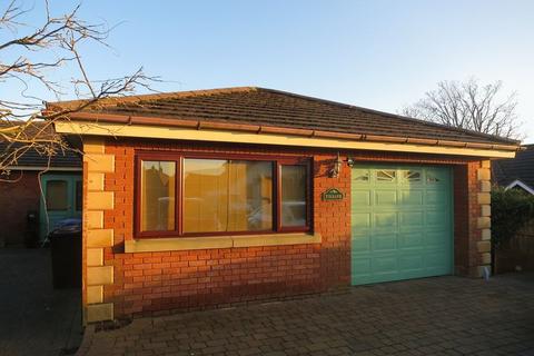 4 bedroom detached bungalow to rent, Woodhart Lane, Chorley PR7