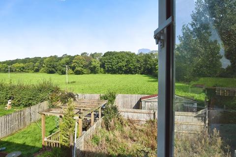 43 Spracklands, Dinton, Salisbury, SP3 5DY