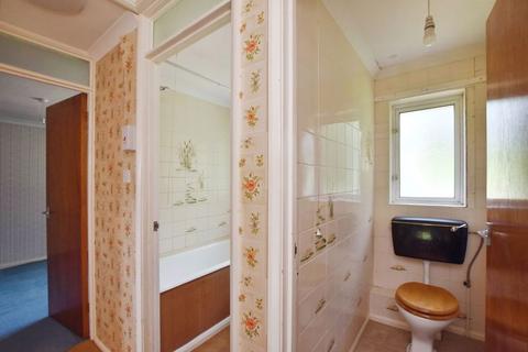 43 Spracklands, Dinton, Salisbury, SP3 5DY
