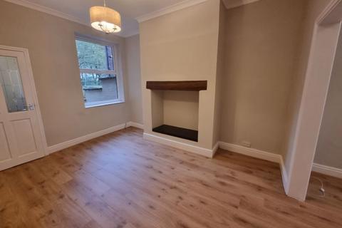 2 bedroom terraced house to rent, Crown Lane, Horwich