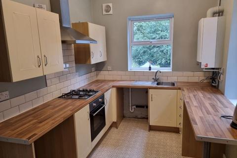 2 bedroom terraced house to rent, Crown Lane, Horwich