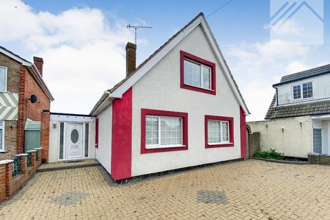 3 bedroom detached house to rent, St. Agnes Drive, Canvey Island