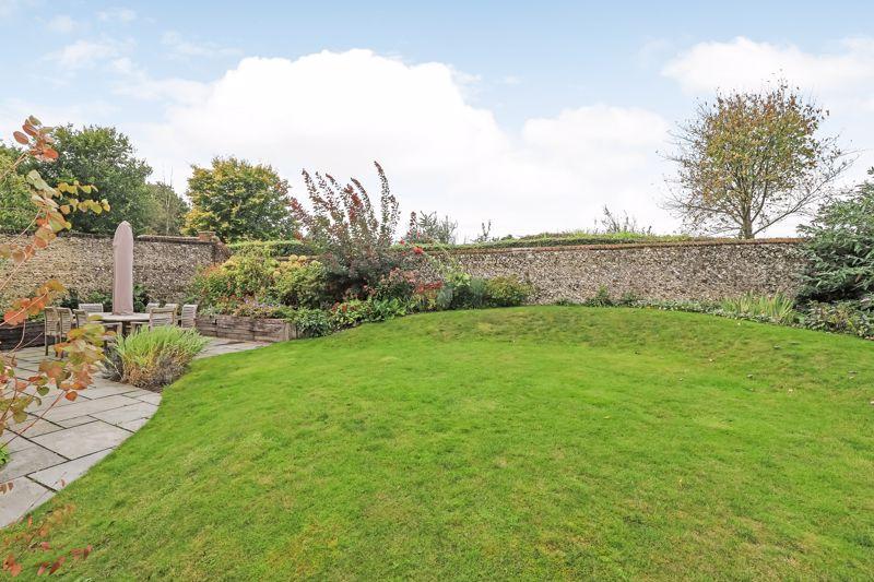 Enclosed garden