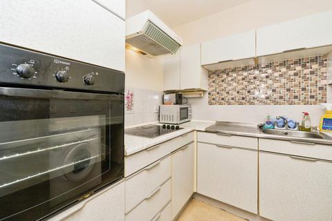 1 bedroom apartment for sale, Cadogan Court (New Malden), New Malden KT3