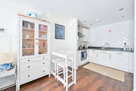 1 bedroom flat for sale, Roffo Court, Elephant and Castle, London, SE17