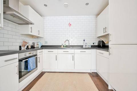 1 bedroom flat for sale, Roffo Court, Elephant and Castle, London, SE17