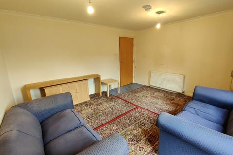 2 bedroom flat to rent, High Riggs, Tollcross, Edinburgh, EH3