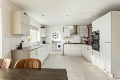 6 bedroom house for sale, Hockley Crescent, Boroughbridge, York, North Yorkshire, UK, YO51