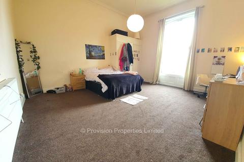 2 bedroom flat to rent, Victoria Road, Hyde Park LS6