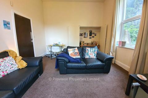 2 bedroom flat to rent, Victoria Road, Hyde Park LS6