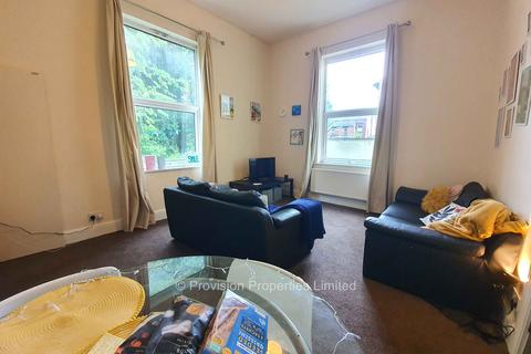 2 bedroom flat to rent, Victoria Road, Hyde Park LS6