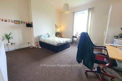 2 bedroom flat to rent, Victoria Road, Hyde Park LS6