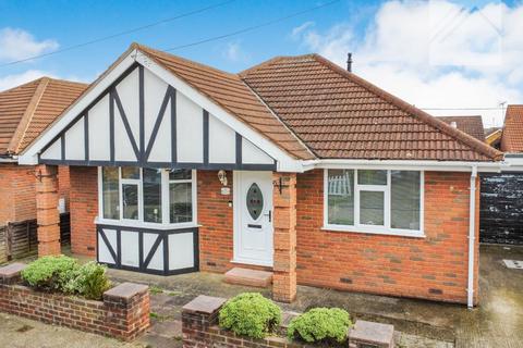 2 bedroom bungalow for sale, Keer Avenue, Canvey Island