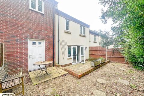 3 bedroom semi-detached house to rent, Staplegrove, Taunton TA2