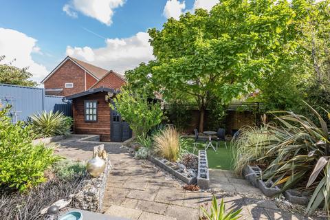 4 bedroom detached house for sale, Ladyfields Close, Bobbing, Sittingbourne