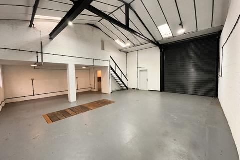 Industrial unit to rent, Unit 3, 5 Whiffler Road , Norwich , Norfolk , NR3 2AL