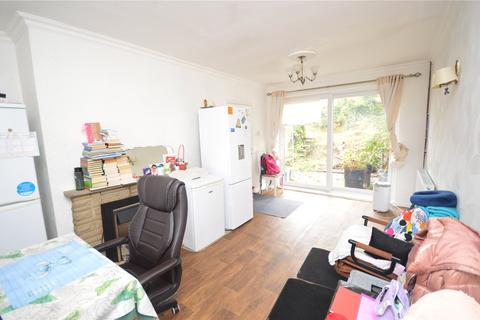 3 bedroom semi-detached house for sale, Newhall Crescent, Leeds, West Yorkshire