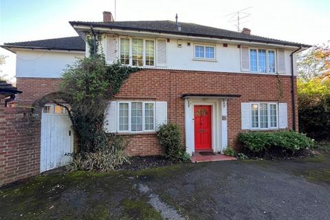 4 bedroom house to rent, Dale Close, Hitchin, Hitchin