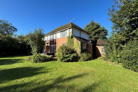 4 bedroom house to rent, Dale Close, Hitchin, Hitchin