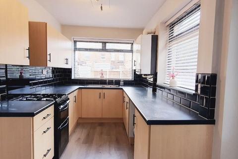 2 bedroom terraced house to rent, Washington Grove, Doncaster