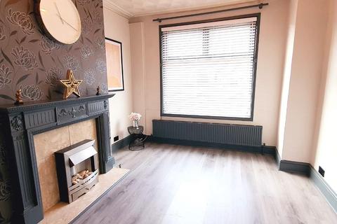 2 bedroom terraced house to rent, Washington Grove, Doncaster