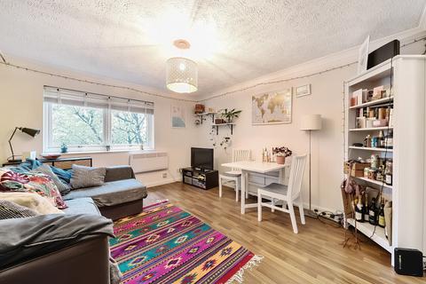 2 bedroom apartment for sale, Morden Road, Mitcham CR4