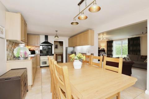 4 bedroom detached house for sale, Lindrick Road, Worksop S81