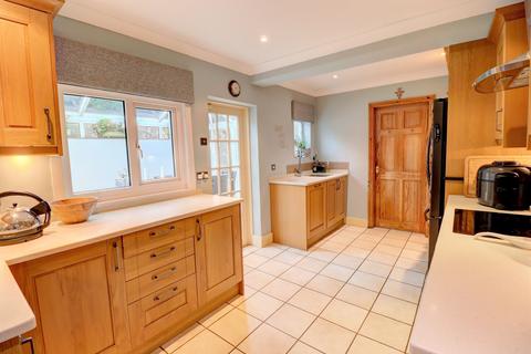 4 bedroom detached house for sale, Sixty Acres Road, Great Missenden HP16