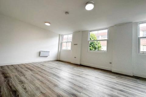 Studio to rent, Regent Street, Leicestershire LE10