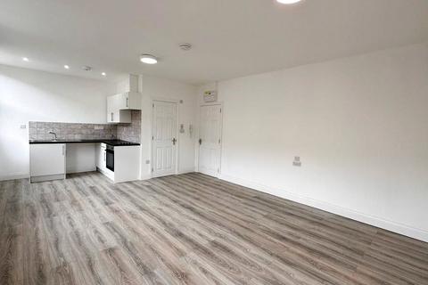 Studio to rent, Regent Street, Leicestershire LE10