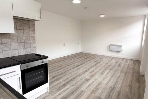 Studio to rent, Regent Street, Leicestershire LE10