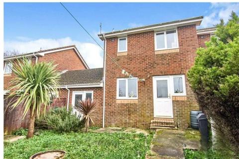 2 bedroom semi-detached house to rent, Kingslea Park, East Cowes PO32