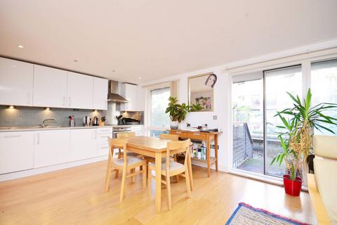 3 bedroom flat to rent, Orsman Road, Hoxton, London, N1