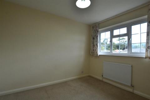 10 Heathside Way, Hartley Wintney, Hook, RG27 8SG