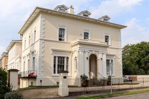 2 bedroom apartment for sale, Lansdown Crescent, Cheltenham