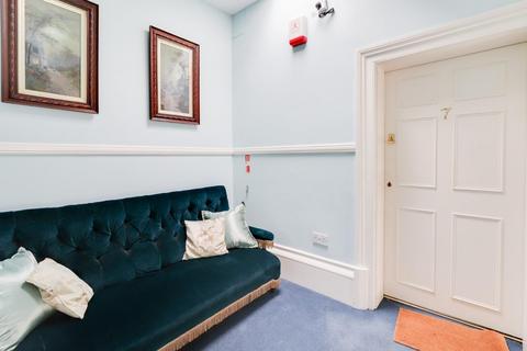 2 bedroom apartment for sale, Lansdown Crescent, Cheltenham