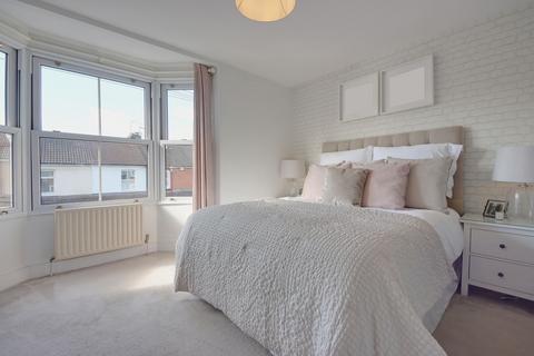 11a Oxhey Avenue, Watford, WD19 4HF