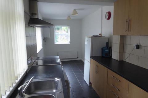 2 bedroom terraced house to rent, Hay Green Lane, Birmingham, B30 1UN