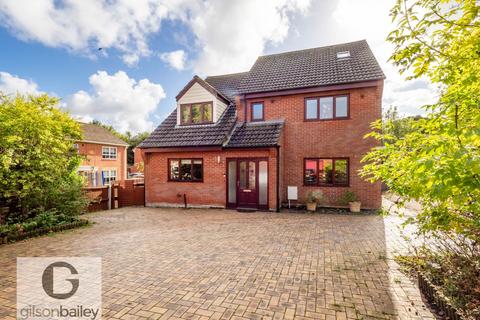 4 bedroom detached house for sale, Post Office Road, Norwich NR13