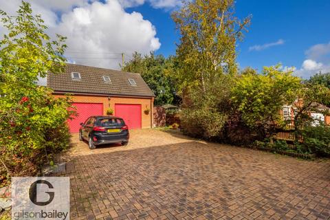 4 bedroom detached house for sale, Post Office Road, Norwich NR13