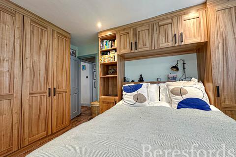 14 Maywin Drive, Hornchurch, RM11 3ST