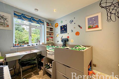 14 Maywin Drive, Hornchurch, RM11 3ST