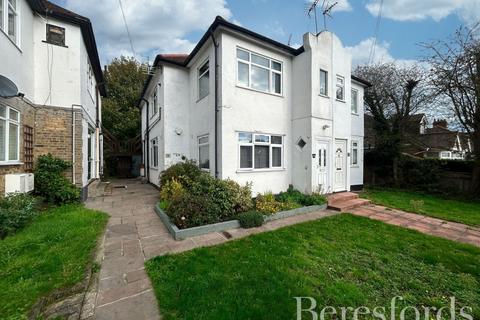 2 bedroom maisonette for sale, Maywin Drive, Hornchurch, RM11