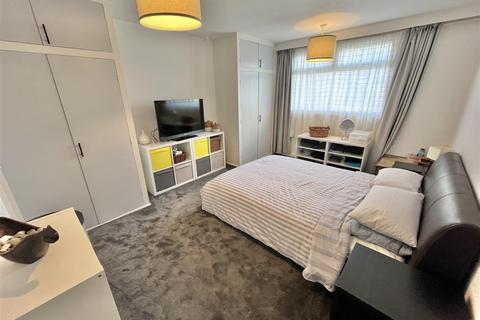 2 bedroom apartment for sale, Denewood Court, Queens Road, Wilmslow