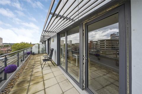 1 bedroom flat for sale, Sun Gate House, 1 Caro Place, New Malden, KT3