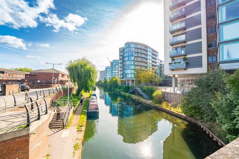 3 bedroom apartment for sale, High Point Village, Station Approach, Hayes UB3